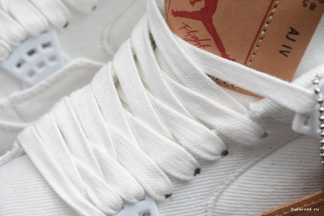 x 4 Air AO2571-100 Levi's 'White' Jordan 0614